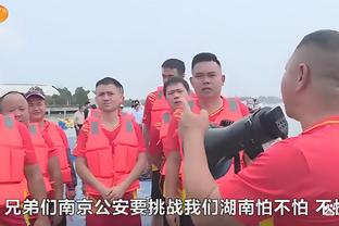 武磊助攻古斯塔沃破门，上海海港客场2-0领先青岛海牛